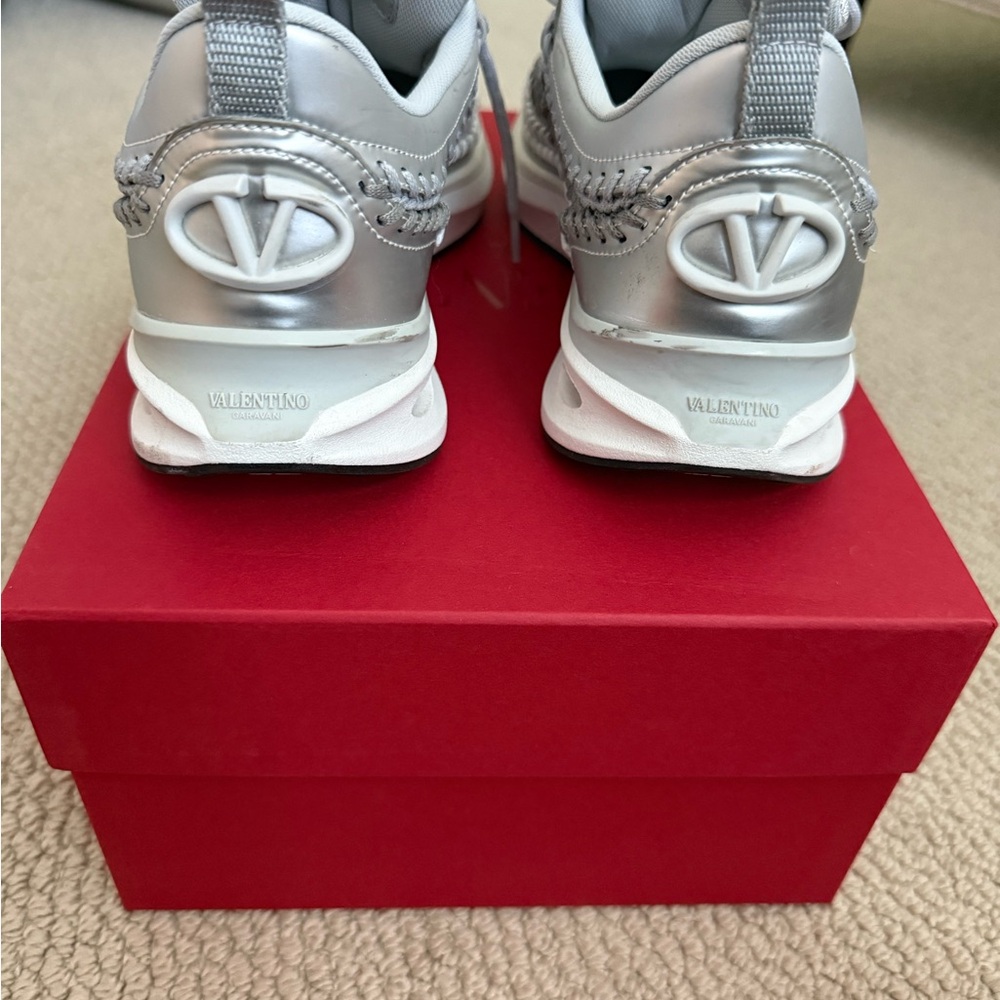 Valentino VLOGO Easy Knot Knit Runner Woven Women's Gray and Silver Sneakers - Picture 5 of 11